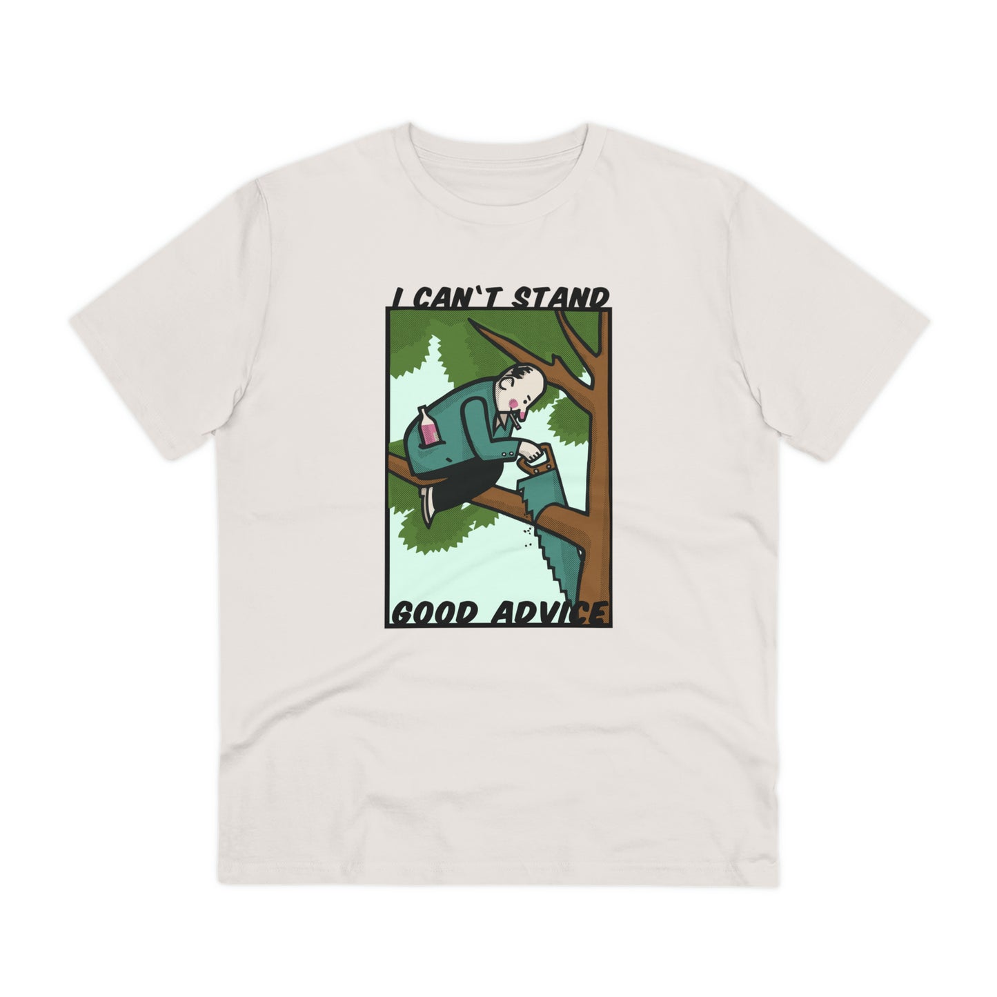 Retro-Illustration eines rauchenden Mannes mit Weinflasche in Jackentasche, hockt in Baumkrone, sägt den Ast auf dem er sitzt ab, Aufdruck auf weißem T-Shirt